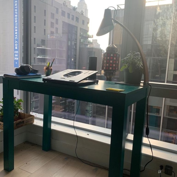 Work table - Picture 3 of 3